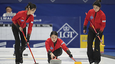 [乒乓球]亚洲杯男单半决赛：林诗栋VS梁靖崑.